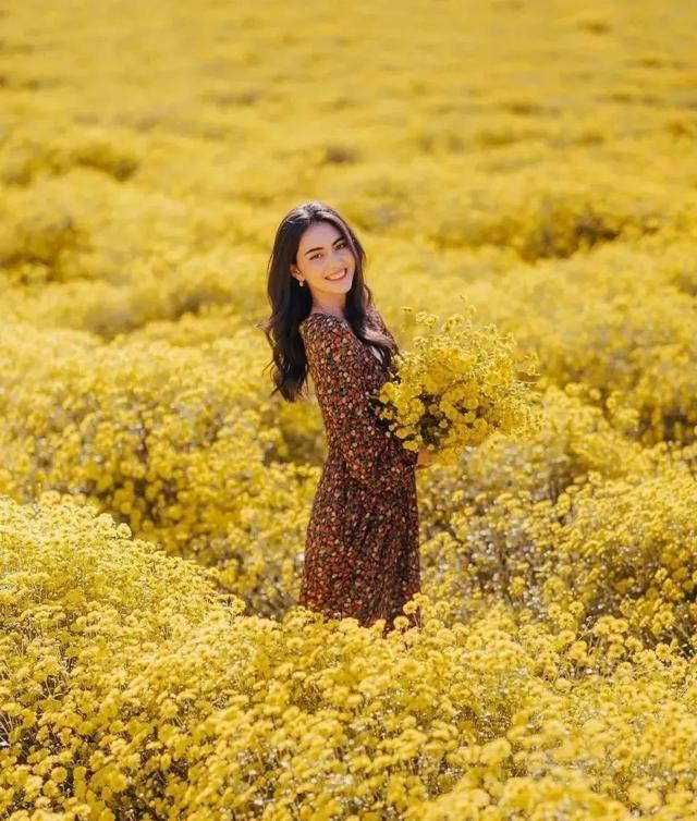 漂亮小姐姐照片一个人(漂亮小姐姐照片)-天晟网