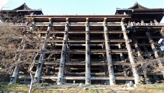 日本曆史悠久的自殺聖地：從四樓高的平台跳下去，存活率你想不到