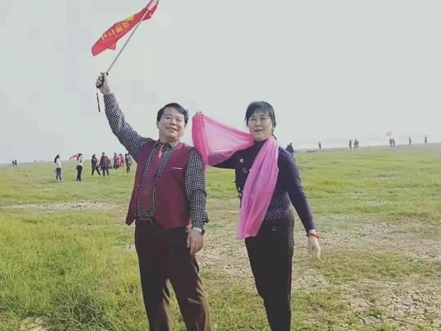日子简简单单，就真实；生活平平淡淡，就快乐