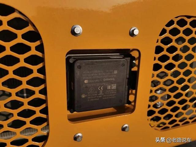 宇通宽体矿用自卸车