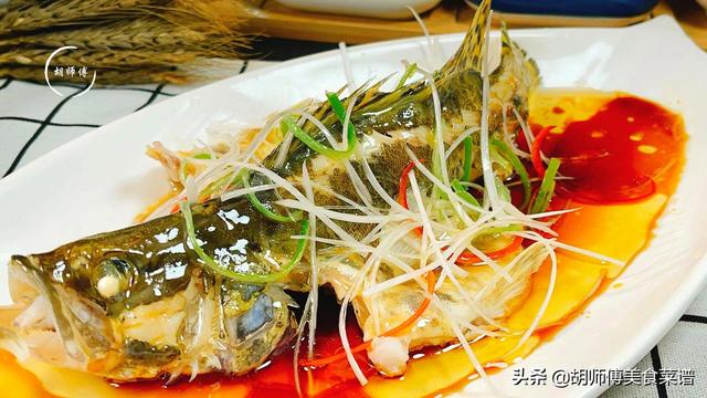 建议中老年人：少吃猪牛羊肉，这4种食物该吃就得吃，别太心疼钱