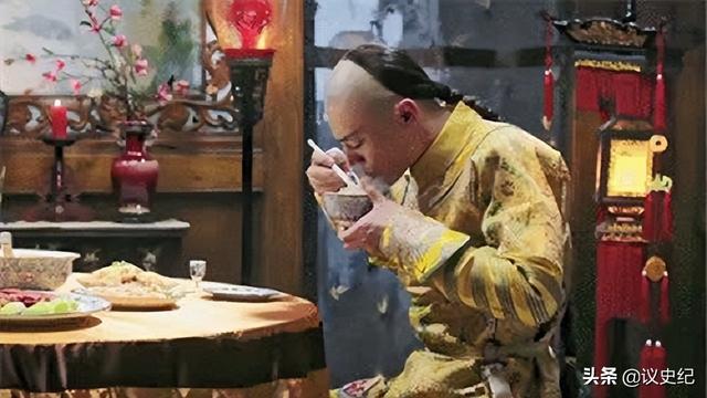 乾隆的一天是怎么过的？4点起床、晚上7点翻牌