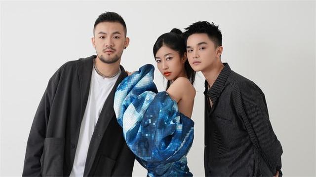 不如跳舞歌词谁写的(不如跳舞歌词完整版)