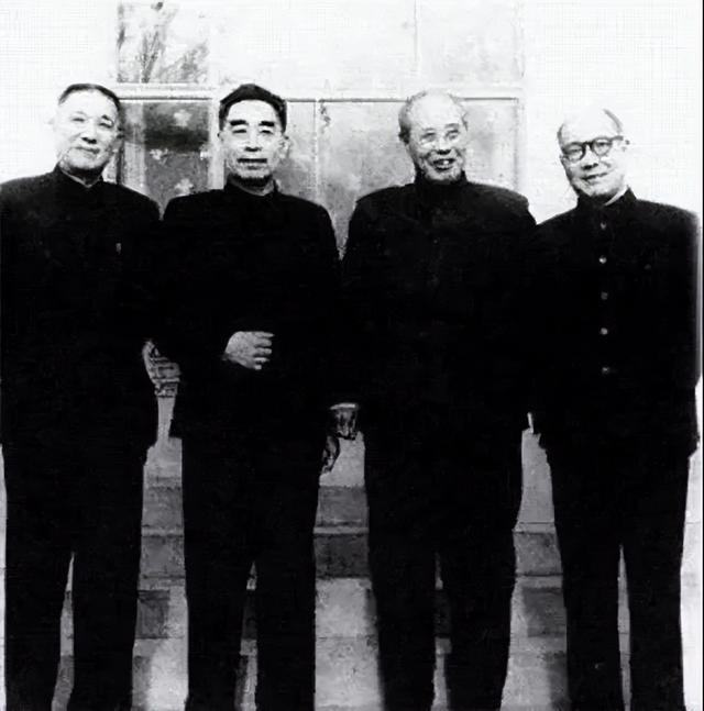 1950年，张治中按周总理指示，暗中相见蒋经国，为何？