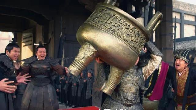 一国之君，竟落得举鼎被砸身亡的结果，背后有什么故事？