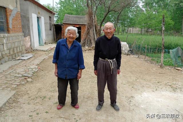 为什么农村越来越多的老人得癌？老一辈得癌症的概率这么高？