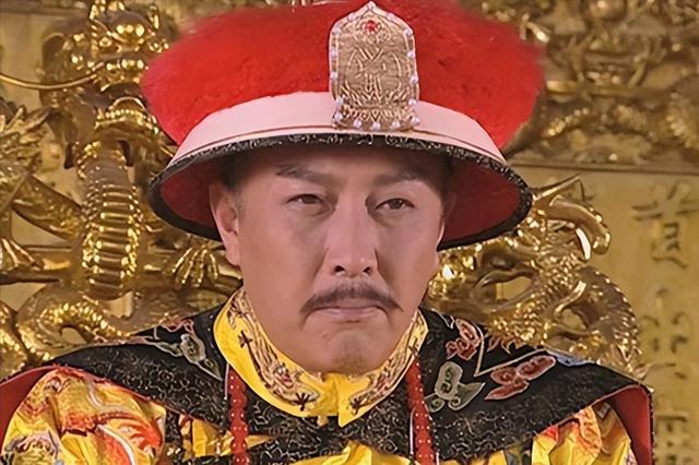 九子夺嫡“幸存者”，历经三代皇帝宠爱，雍正拿他当儿子养