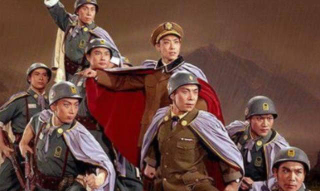 1964年，毛主席看京剧大戏，指着主角连忙问：这人现在什么职务？