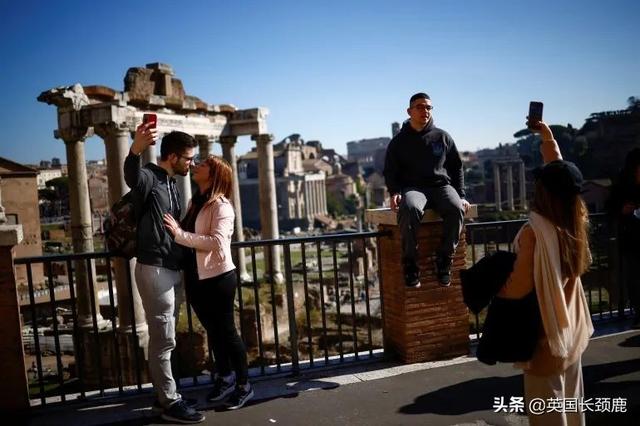 欧洲疫情回升，英国日增超10万！英国新冠首次封锁两周年