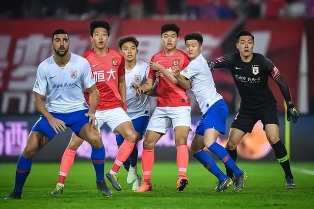 下午2点!恒大鲁能传来坏消息:上海媒体做出争议报道,球迷骂声一片