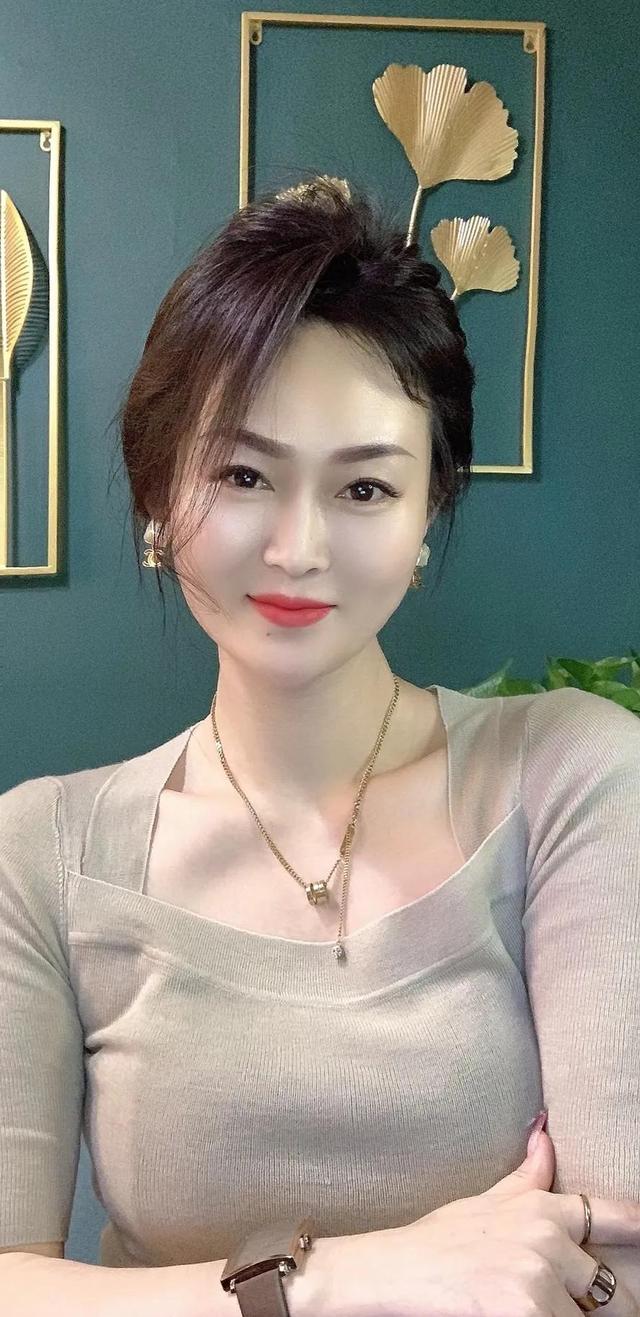 中年女人应该活成幸福的模样
