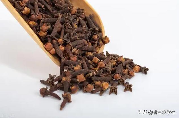 五香粉原料，各个都是药，水一冲，巧治咳嗽、牙痛、失眠