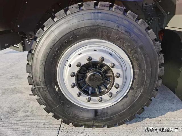 宇通宽体矿用自卸车