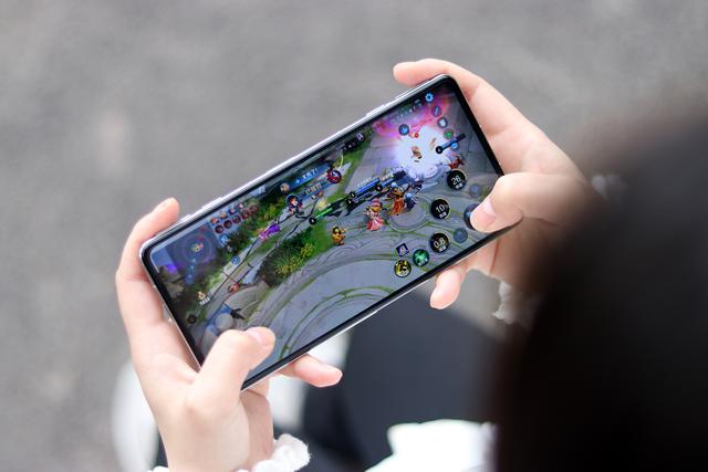 8GB+256GB和12GB+128GB，手机内存到底应该怎么选？
