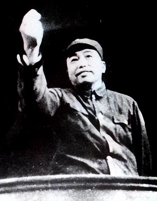51年毛主席与周世钊见面，聊起抗美援朝，周：岸英去世怪彭老总吗