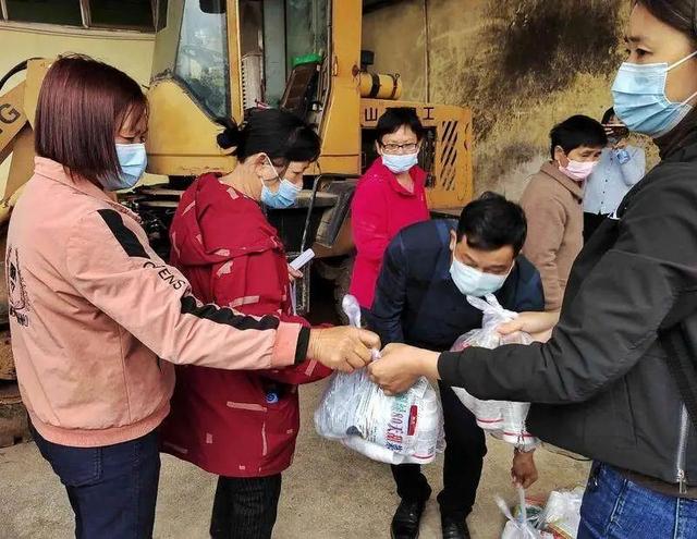 ​助力春耕备耕！惠城农技在乡村田头办起了“科技圩市”