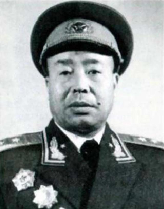 1955年首次授衔，177名中将时任职务简述，附各自戎装照片