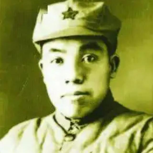 1962年，一封讣告送到中南海，毛泽东含泪：寄500，与我夫人同穴