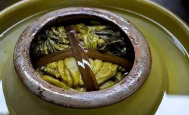 经过央视曝光后，老坛酸菜还能吃吗？