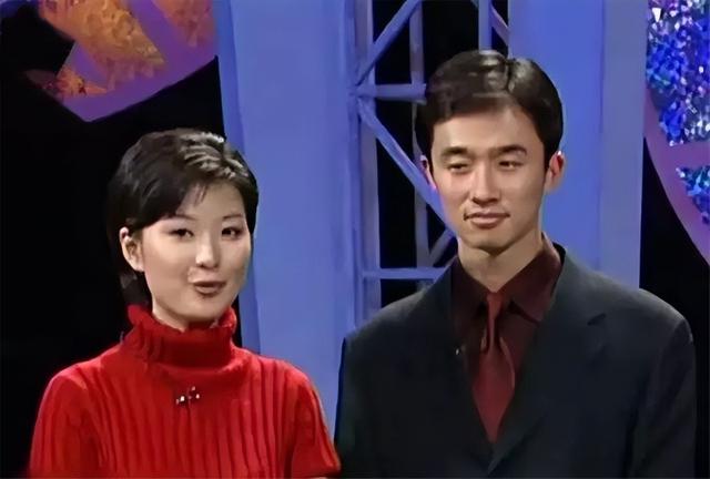 在同一届的同学中,陈蓉算是较早进入主持人行业的一批人.