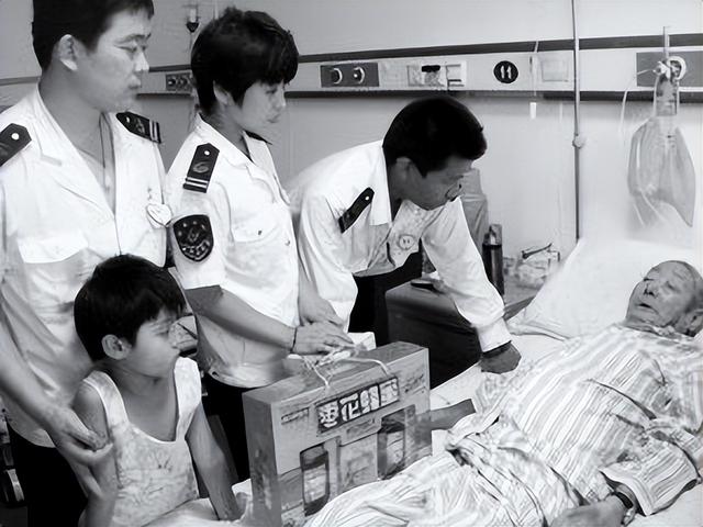 农村老人去世，为什么不在医院，要在最后时刻拉回家里？
