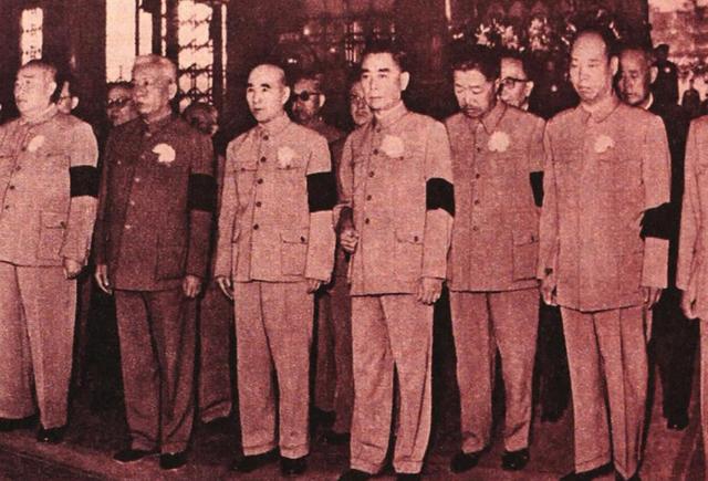 1955年授衔，林彪对刘亚楼的军衔感到不满，为他出头建议授予大将