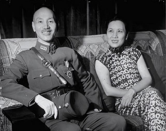 75年蒋介石去世后，宋美龄晚年为什么要去美国？又是靠什么生活？