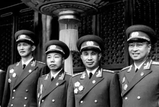 粟裕大将为什么没评上元帅？5条铁一样的标准，有2条他没有达到