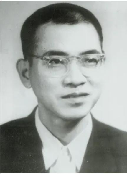 陈景润调侃自己与猪作伴求助邓小平，邓立即指示国务院：就地解决