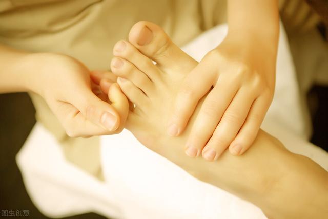 手脚冰凉，中医改善“怕冷”的体质，6个小妙招，从根本上调理