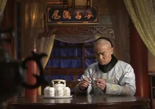康熙最长寿儿子：手握兵权却未参与九子夺嫡，70岁仍被乾隆重用