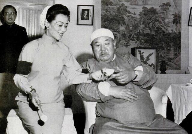 宁夏“土皇帝”马鸿逵，带8吨黄金逃亡美国，晚年却想回中国
