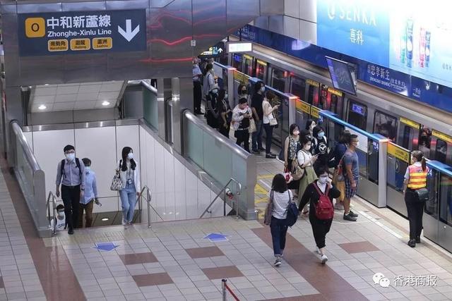 疫情延烧，民进党支持度重挫！台当局：未来确诊人数或破百万……