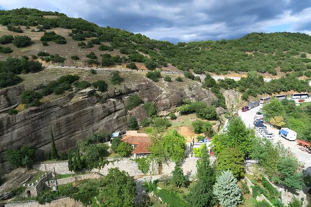 希臘深度遊：卡蘭巴卡、接近天堂的秘境 天空之城（Meteora）