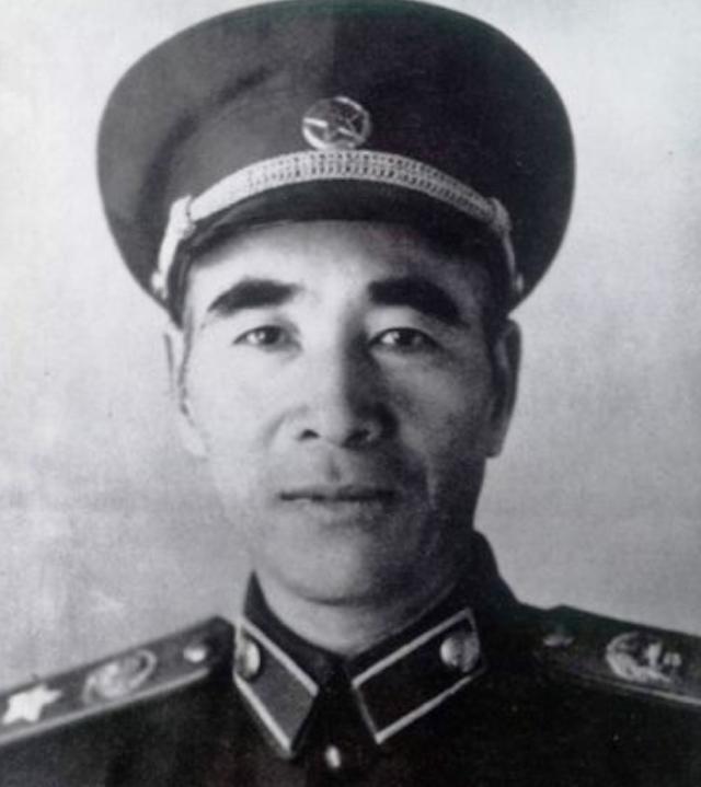 1955年授衔，林彪对刘亚楼的军衔感到不满，为他出头建议授予大将