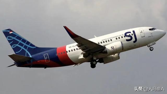 2021年印尼空难：波音737大角度俯冲坠毁，黑匣子被撞得面目全非