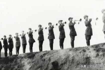 毛主席周总理的贴身警卫，重庆谈判时一个动作，吓得特务不敢上