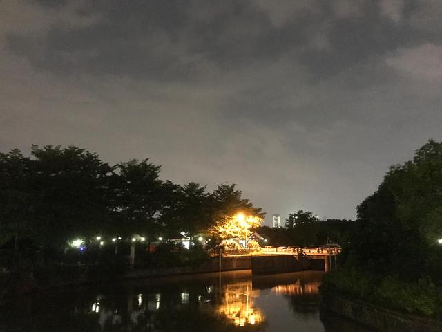 毕业了好几年，今天的自己只想狠狠哭一场