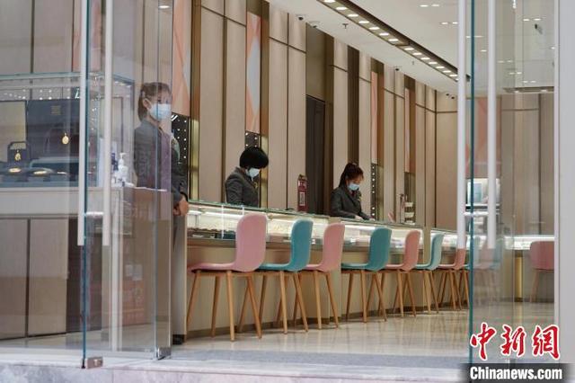 西宁解除静态管理首日：市民生活逐步恢复正常