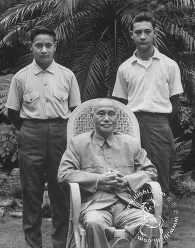 1996年，蒋介石孙子首回大陆，只为两件事，一是移灵，二是什么？