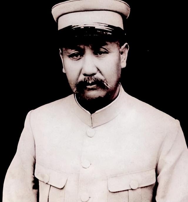 阎锡山客死异乡，30年后儿子回忻州老宅，售票员喊：同志请买票