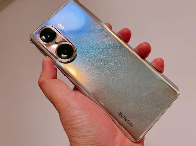 OPPOReno7与荣耀60综合比较