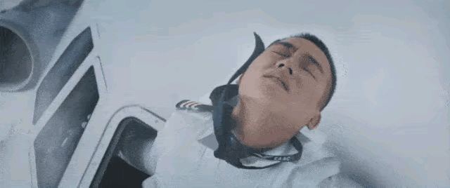 客机失事的原因有哪些？为何客机上没有降落伞，空难时不能跳伞？