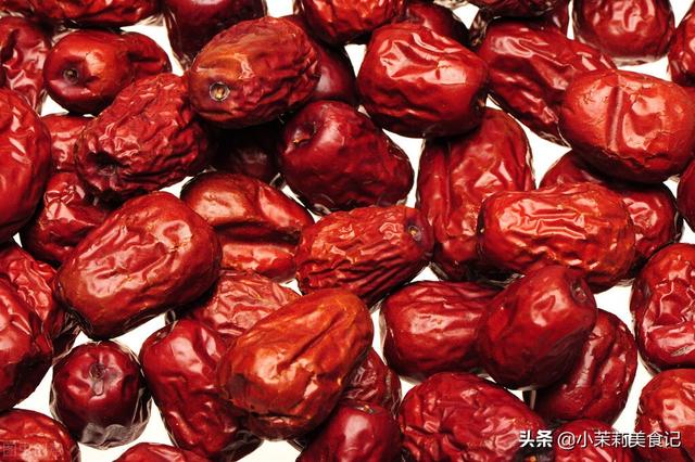 立夏后，阳气易损耗，建议多吃“3红3白1黑”，升阳驱寒轻松度夏