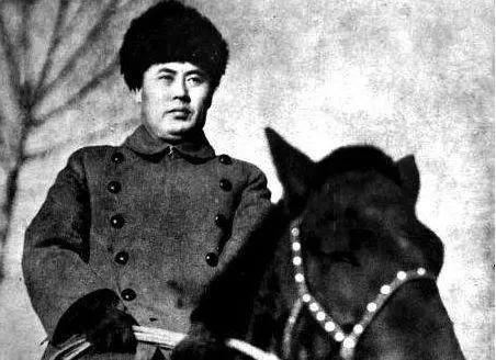 1949年叶剑英请吃饭，傅作义多喝了几杯，对林彪讲出自己的真心话