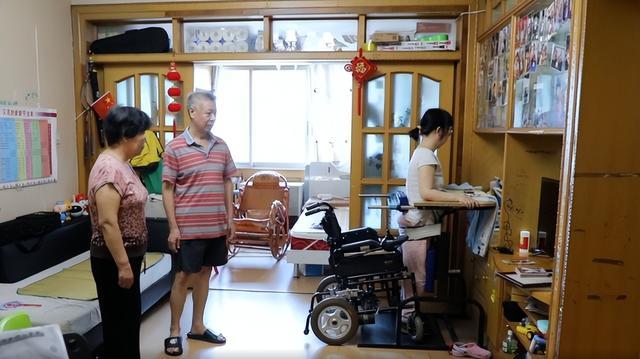 女博士王磊：30岁怀孕后瘫痪，生子后被丈夫抛弃，8年后逆风翻盘