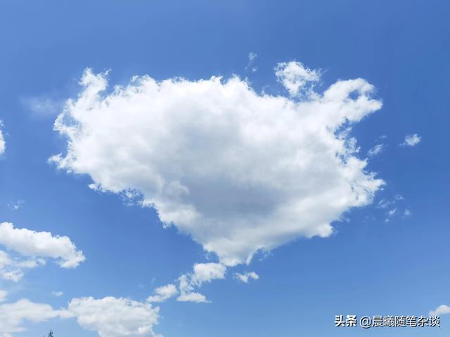 山止川行赋予晴空万里，你是我心中的万里晴空
