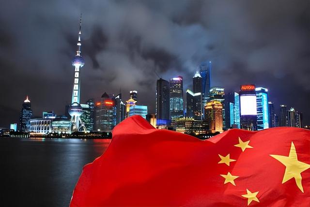 危机来袭！美国三大指数暴跌，恐慌临近，金融危机提前上演？