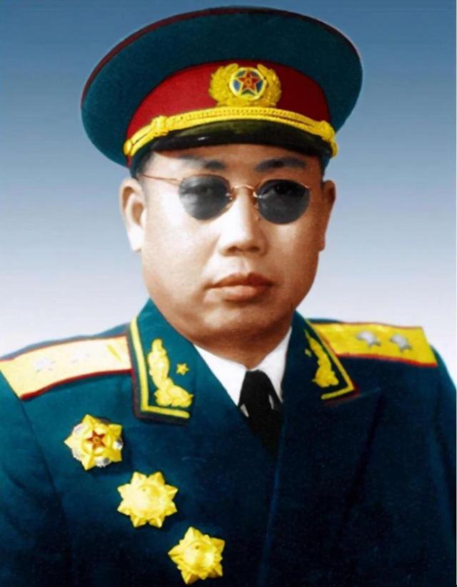 1955年首次授衔，177名中将时任职务简述，附各自戎装照片