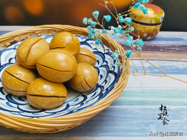 早餐孩子不愿吃饭，卤酱牛肉捎带几个鸡蛋，孩子连吃3个还要吃